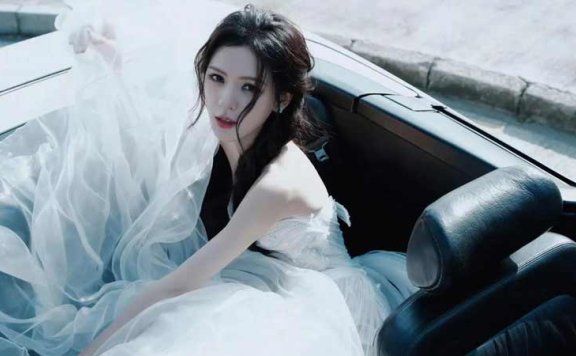 Zhang Yuxi: Can Beauty Open Acting Doors?
