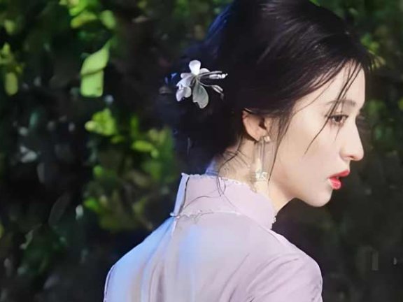 How Wang Churan's Confidence Made a Wet Qipao Shine