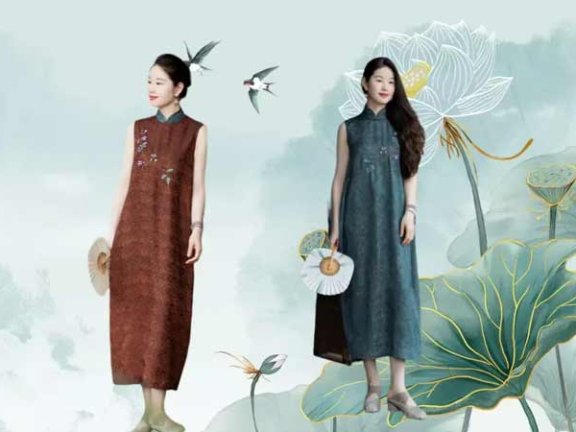 Wildflowers and Xiangyunsha Silk: A Double-Sided Stitched Dress