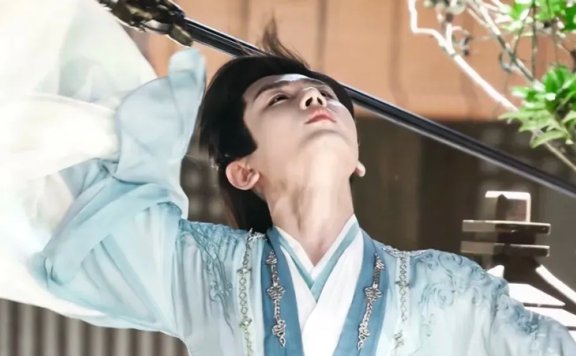 Why Do Ancient Costume Dramas Have Such Big Sleeves?