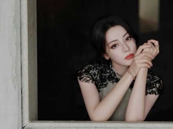 Dilraba: A Qipao Meets Knee-High Boots