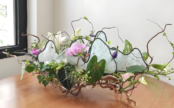 Learning the Art of Traditional Eastern 3D Floral Architecture