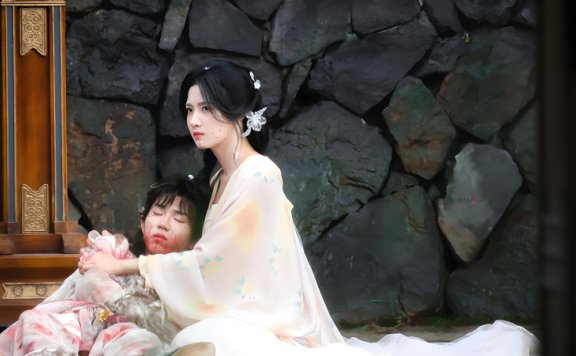 Love in the Clouds Pairs Cunning Leads And Poetic Detail