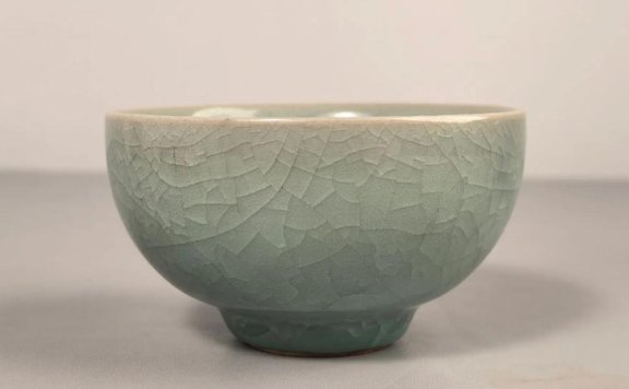 What Makes Longquan Celadon the King of Green Porcelain?