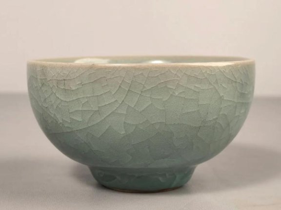 What Makes Longquan Celadon the King of Green Porcelain?