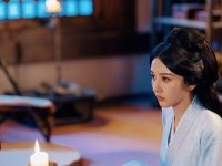 Did Song Zuer Really Wear Underwear as Outerwear?