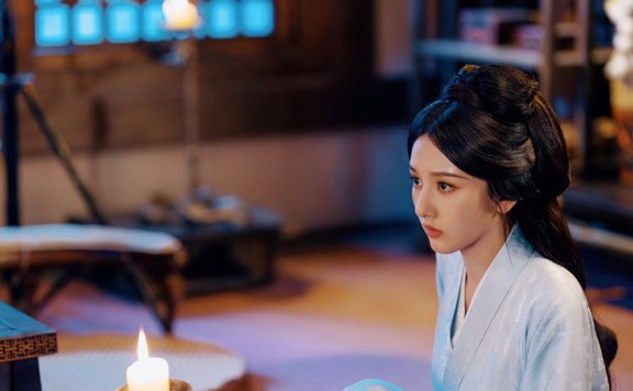 Did Song Zuer Really Wear Underwear as Outerwear?