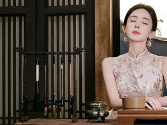 Why Is Gulnazar's Qipao Reviving 1920s Shanghai Glamour?