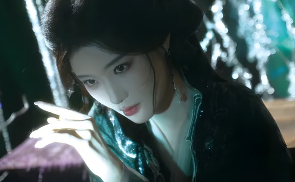 Chen Yihan’s Dark Fairy Transformation