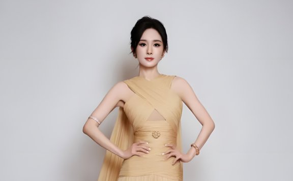 Is This Yang Mi's Most Powerful Red Carpet Look Yet?