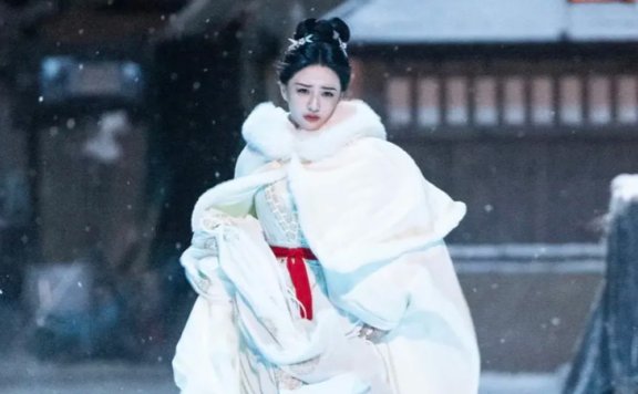 Why Does Xu Lu's Cloak in The Vendetta of An Look So Odd?