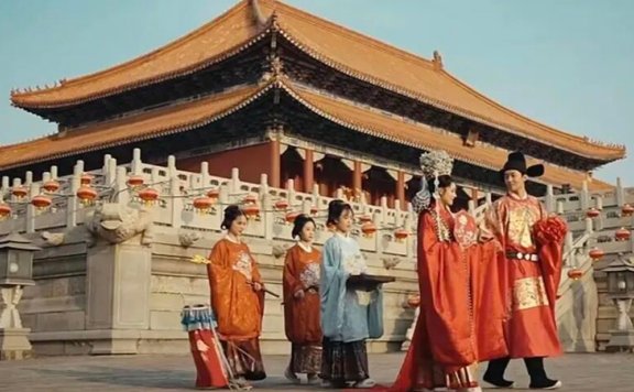 Decoding Ming Dynasty Robes in Etiquette China