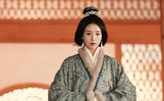 How Did a Hair Style Earn the Name Falling Off a Horse?