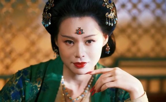 Hu Xing'er's Tang Dynasty Look in Shang Gongzhu