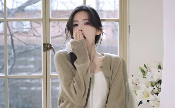 Na Zha's Khaki Knit and White Lace Dress Charm