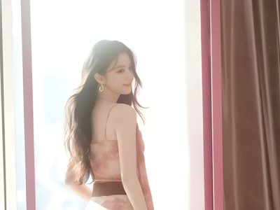 Wang Churan’s Fox Spirit Look Takes the Internet by Storm