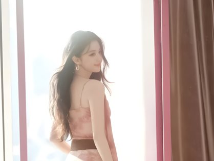 Wang Churan’s Fox Spirit Look Takes the Internet by Storm