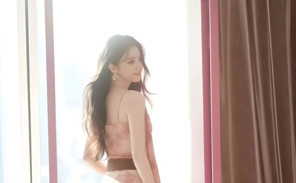 Wang Churan’s Fox Spirit Look Takes the Internet by Storm