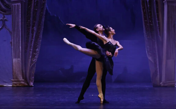Experience Swan Lake’s Classic Charm in Huizhou