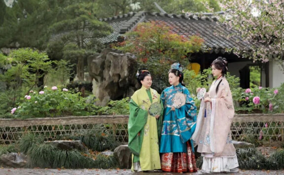 Silver-Haired Hanfu Stars