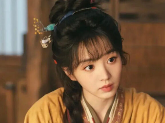 The Vase Hairpin in Pursuit of Jade