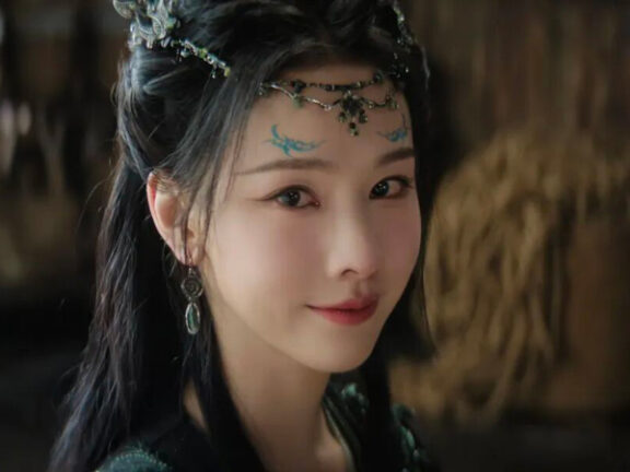 Veil of Shadows: Why Fog and Light Tops