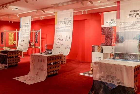 H&M and Wuxi Jiahua Exhibition: Embroidery Fashion in Shanghai
